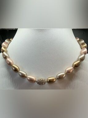 PEARLESCENT PINK GOLD AND SILVER BEAD WITH PAVE CENTER AND TOGGLE CLASP